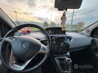 Usata Lancia Ypsilon Gold 69 CV (50 kW) 2017 Grigio Utilitaria