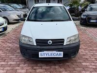 Usata Fiat Punto 69 CV (50 kW) 2005 Bianco pastello Utilitaria