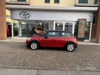 Begagnad Mini ONE 102 HK (75 kW) 2017 Röd Halvkombi
