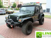 Usata Jeep Wrangler Sport 118 CV (86 kW) 1998 Verde metallizzato SUV