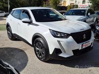 Usata Peugeot 2008 Active 100 CV (73 kW) 2021 Bianco SUV
