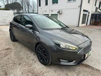 Usata Ford Focus Titanium 120 CV (88 kW) 2016 Grigio Berlina