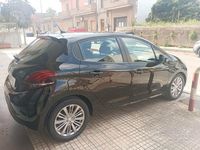 Usata Peugeot 208 Allure 101 CV (74 kW) 2019 Nero Utilitaria