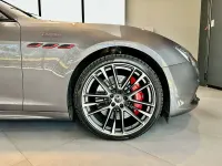 Usata Maserati Ghibli 581 CV (427 kW) 2021 Grigio maratea Berlina