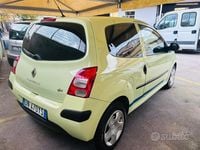 Usata Renault Twingo Dynamique 65 CV (47 kW) 2008 Giallo Utilitaria