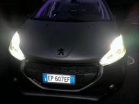 Usata Peugeot 208 82 CV (60 kW) 2014 Grigio Utilitaria