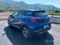 Usata Renault Captur RS Line 100 CV (73 kW) 2022 Blu SUV