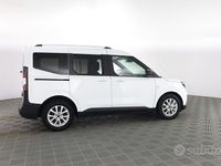Usata Ford Tourneo Courier Titanium 124 CV (91 kW) 2025 Frozen white Monovolume