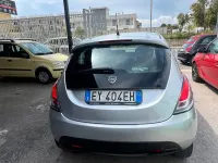 Usata Lancia Ypsilon Gold 69 CV (50 kW) 2015 Argento Utilitaria