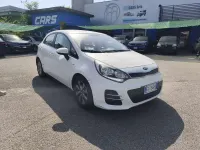 Usata Kia Rio 86 CV (63 kW) 2015 Bianco Berlina