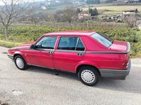 Usata Alfa Romeo 75 120 CV (88 kW) 1989 Rosso Berlina