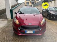 Usata Ford Fiesta Titanium 97 CV (71 kW) 2014 Rosso Utilitaria