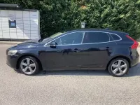 Usata Volvo V40 Momentum 115 CV (84 kW) 2012 Nero Utilitaria