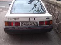 Usata Ford Escort 73 CV (53 kW) 1990 Bianco Berlina