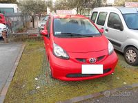 Usata Toyota Aygo 68 CV (50 kW) 2006 Rosso Utilitaria