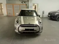 Usado Mini Cooper 136 HP (100 kW) 2023 Prateado Citadino