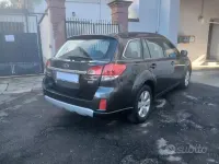 Usata Subaru Outback Exclusive+ 150 CV (110 kW) 2013 Grigio Station wagon