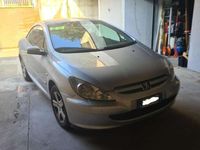 Usata Peugeot 307 CC 109 CV (80 kW) 2004 Argento Cabrio