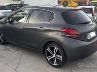 Usata Peugeot 208 GT-line 100 CV (73 kW) 2017 Grigio Utilitaria