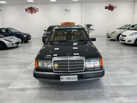 Usata Mercedes 200 Edition 122 CV (89 kW) 1989 Grigio Station wagon