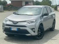 Usata Toyota RAV4 Hybrid Lounge 155 CV (114 kW) 2017 Grigio SUV