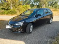 Usata Opel Astra Cosmo 110 CV (80 kW) 2013 Nero Station wagon