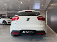 Usata Kia Rio LX 85 CV (62 kW) 2013 Bianco Berlina
