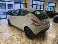 Usata Lancia Ypsilon Silver 69 CV (50 kW) 2022 Grigio Utilitaria