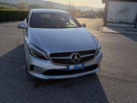 Usata Mercedes A180 109 CV (80 kW) 2017 Grigio Berlina