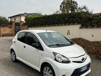 Usata Toyota Aygo 68 CV (50 kW) 2013 Bianco Utilitaria