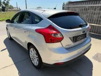 Usata Ford Focus Individual 125 CV (91 kW) 2014 Argento Berlina
