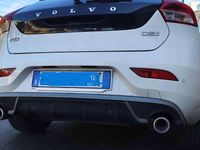 Usata Volvo V40 R-Design 120 CV (88 kW) 2018 Bianco Berlina