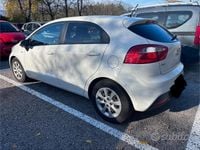 Usado Kia Rio EX 90 HP (66 kW) 2012 Branco Sedan