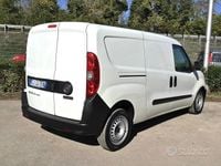 Usata Fiat Doblò S 105 CV (77 kW) 2022 Bianco Monovolume