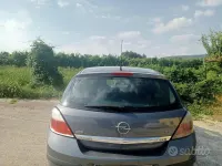 Usata Opel Astra Enjoy 101 CV (74 kW) 2006 Grigio Berlina