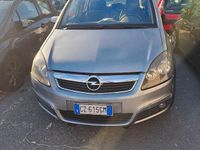 Usata Opel Zafira 2006 Grigio Monovolume