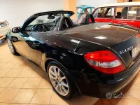 Usata Mercedes SLK200 163 CV (119 kW) 2006 Nero Cabrio