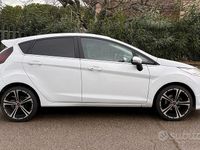 Usata Ford Fiesta Titanium 95 CV (69 kW) 2010 Bianco Utilitaria