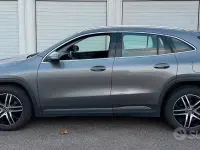 Usata Mercedes GLA200 Premium 150 CV (110 kW) 2022 Grigio SUV