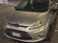Usata Ford Fiesta 95 CV (69 kW) 2011 Grigio Berlina