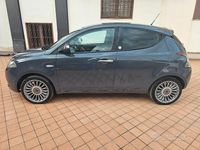 Usata Lancia Ypsilon 69 CV (50 kW) 2017 Grigio Utilitaria