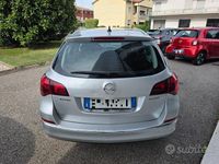 Usata Opel Astra Cosmo 110 CV (80 kW) 2015 Grigio pastello Station wagon