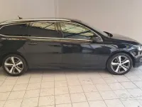 Usata Peugeot 308 GT-line 120 CV (88 kW) 2015 Nero Station wagon
