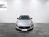 Usata Volvo V40 Plus 120 CV (88 kW) 2019 Bianco Berlina