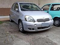 Usata Toyota Yaris 75 CV (55 kW) 2004 Grigio Berlina