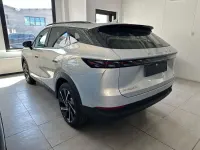 Nuova Omoda 7 279 CV (205 kW) 2026 Khaky white SUV
