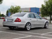 Usata Mercedes E55 AMG AMG 476 CV (350 kW) 2002 Grigio Berlina