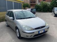 Usata Ford Focus Ghia 116 CV (85 kW) 2001 Grigio Station wagon