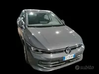 Usata VW Golf VIII Style 150 CV (110 kW) 2025 Grigio Berlina