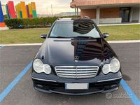 Usata Mercedes C220 150 CV (110 kW) 2008 Blu Station wagon